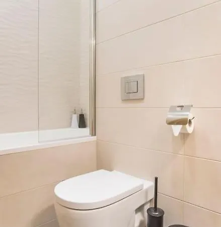 Design Apartment, 2 En-suite - Very * Riga