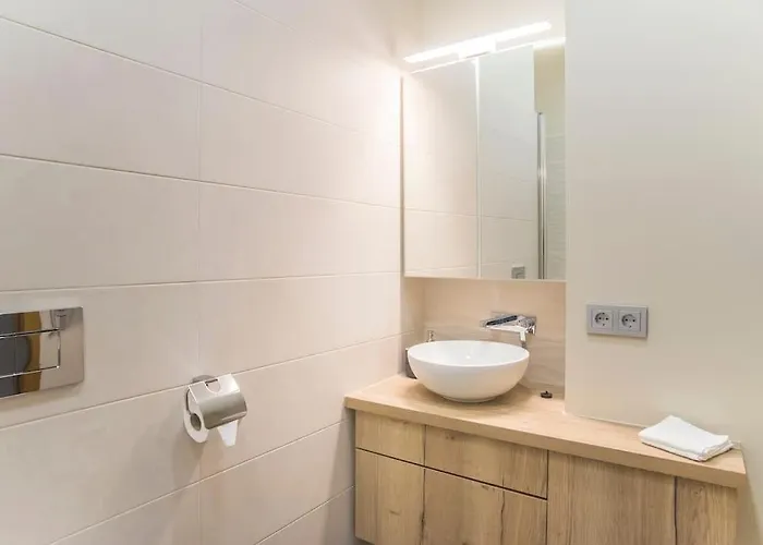 Design Apartment, 2 En-suite - Very * Riga