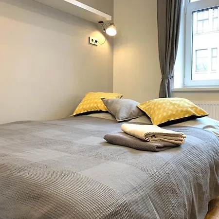 Apartment Design Apartment, 2 En-suite - Very *